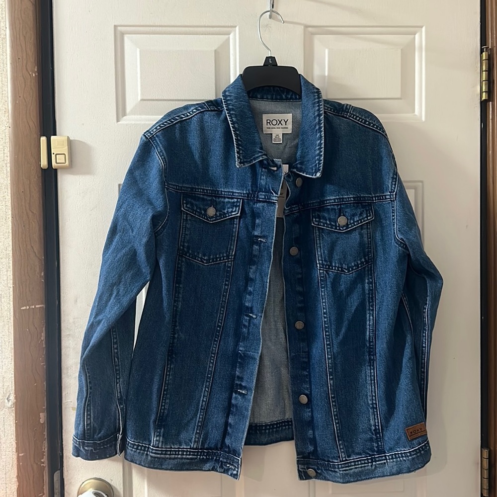 ROXY MOUNTAIN ROADS DENIM JACKET: NEW WITH TAGS: SIZE LARGE